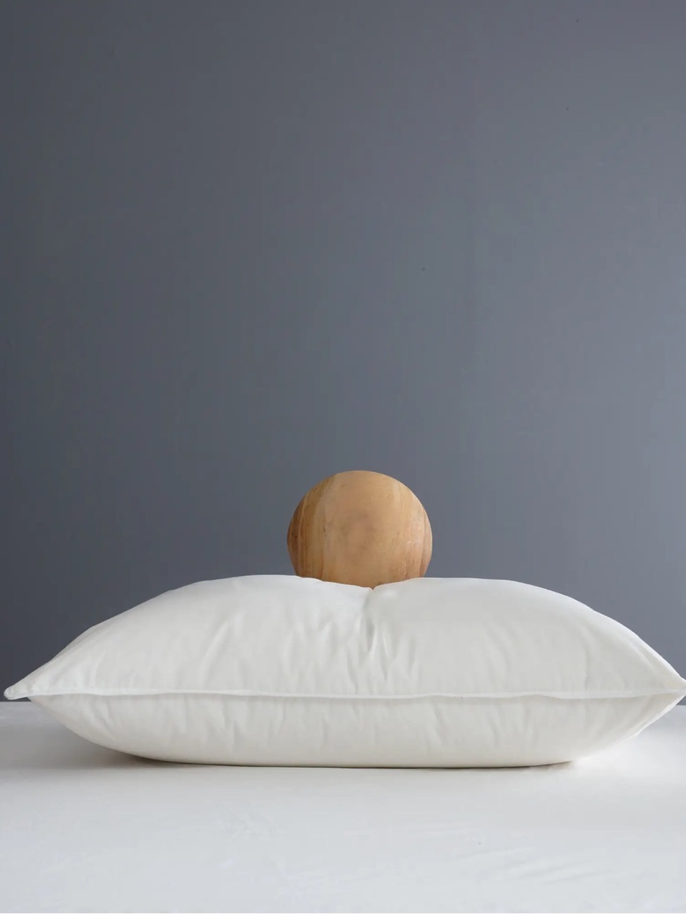 New Quince Premium Down Alternative Pillow Standard Firm/Extra Firm